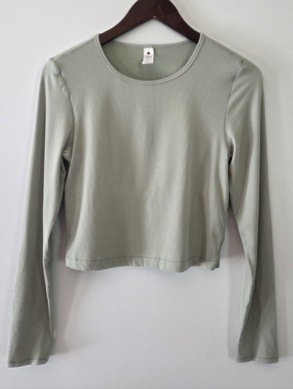 Yogalicious Heavenly Rib Kathleen Crop Light Green Long-Sleeve Shirt 
Size L